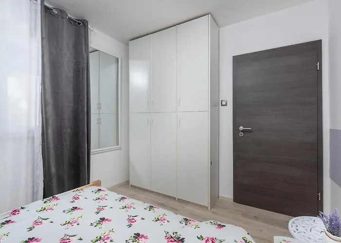 Sabina, Porec Apartman *